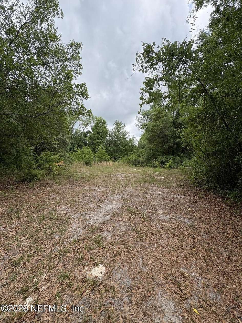 1.5 Acres of Residential Land for Sale in Lake City, Florida
