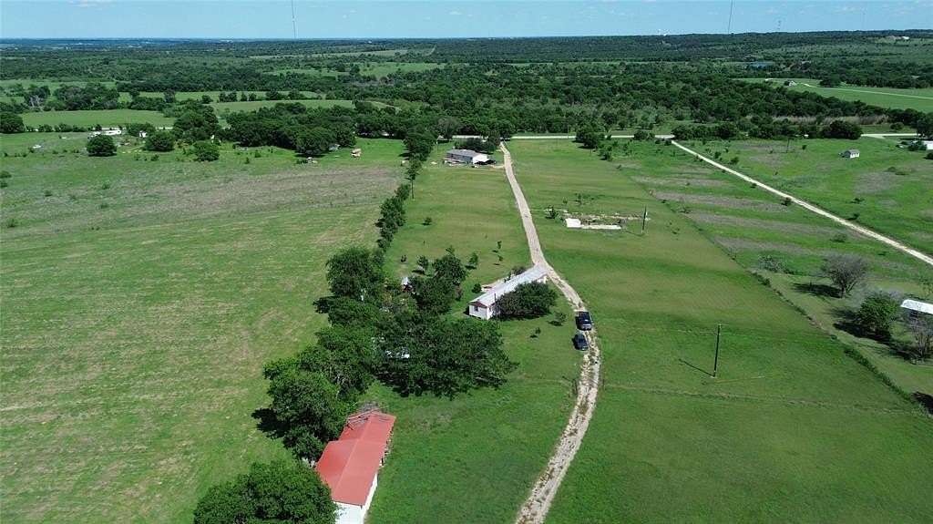 9 Acres of Land with Home for Sale in Moody, Texas