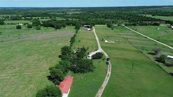 9 Acres of Land with Home for Sale in Moody, Texas