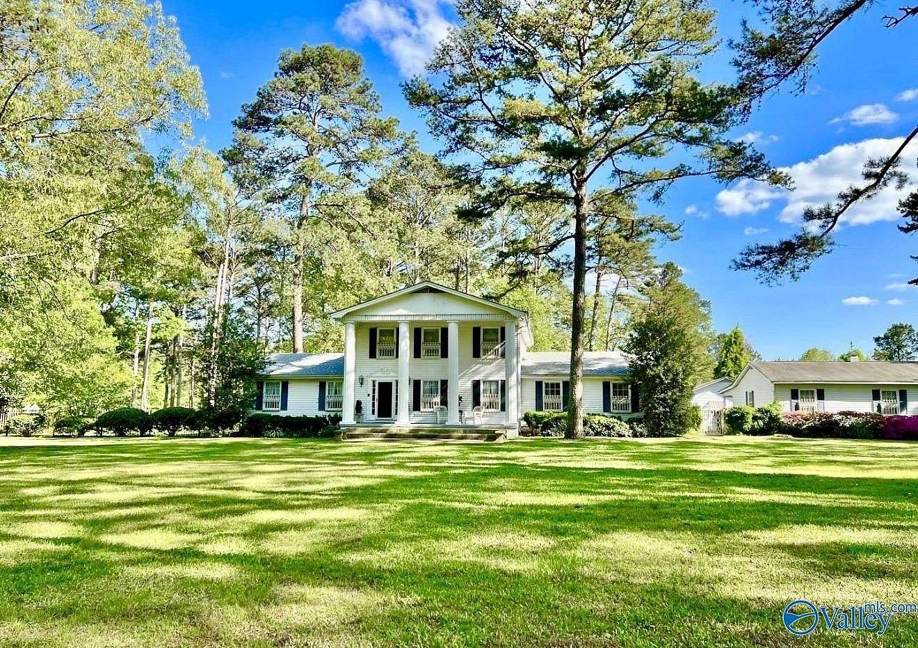 25 Acres of Land with Home for Sale in Rainbow City, Alabama