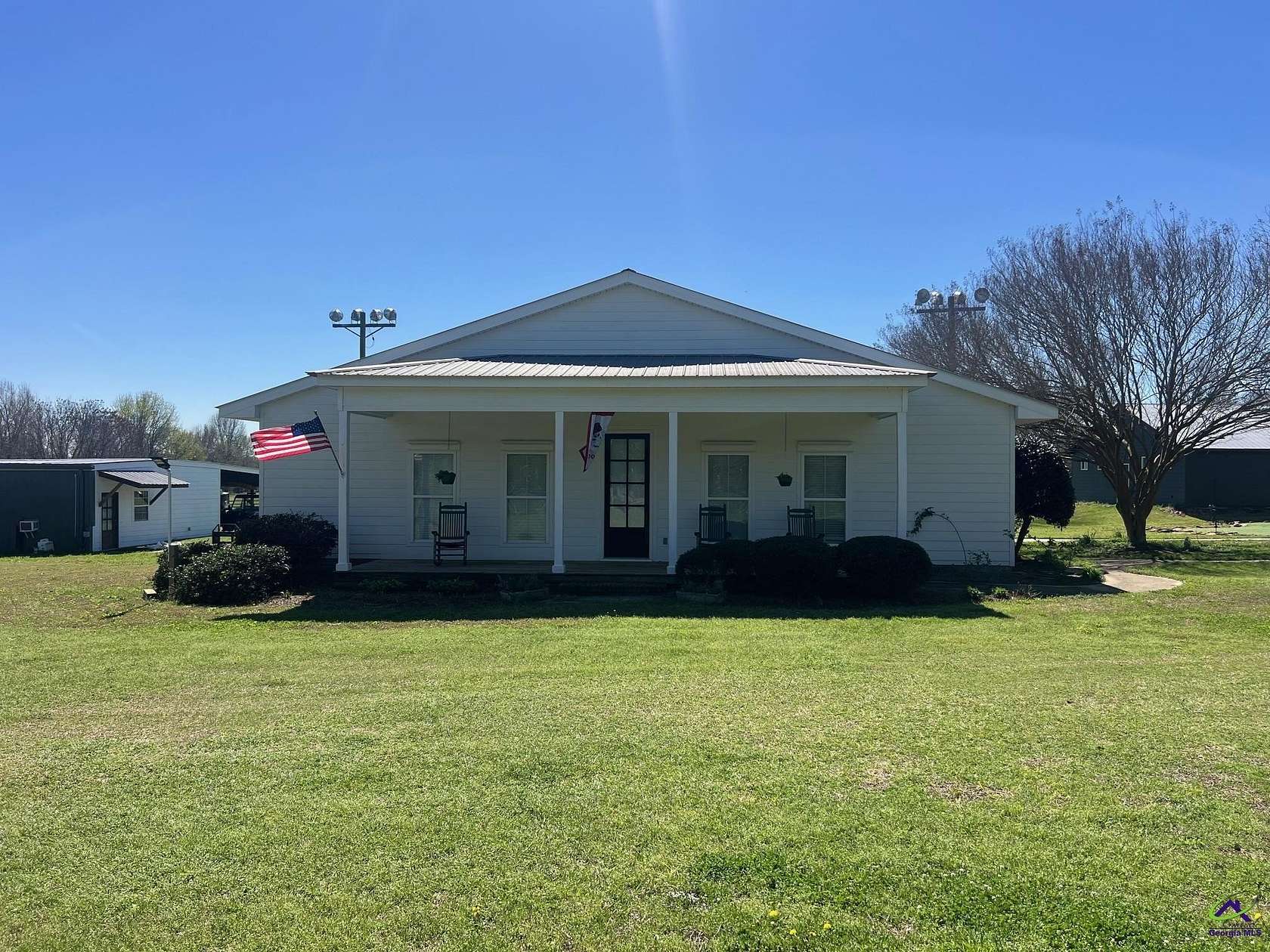 10.5 Acres of Land with Home for Sale in Byron, Georgia