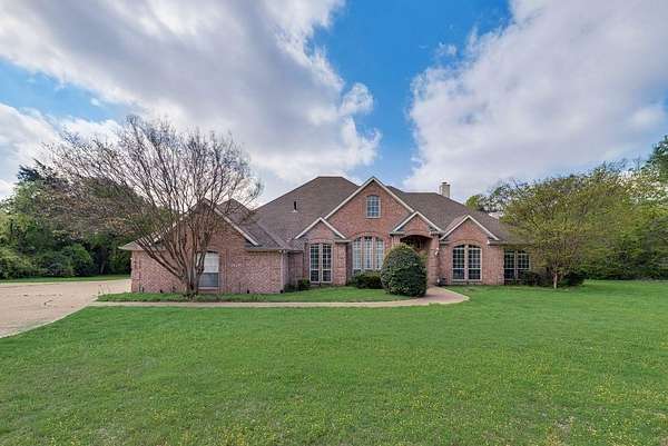 3 Acres of Improved Mixed-Use Land for Sale in Denton, Texas