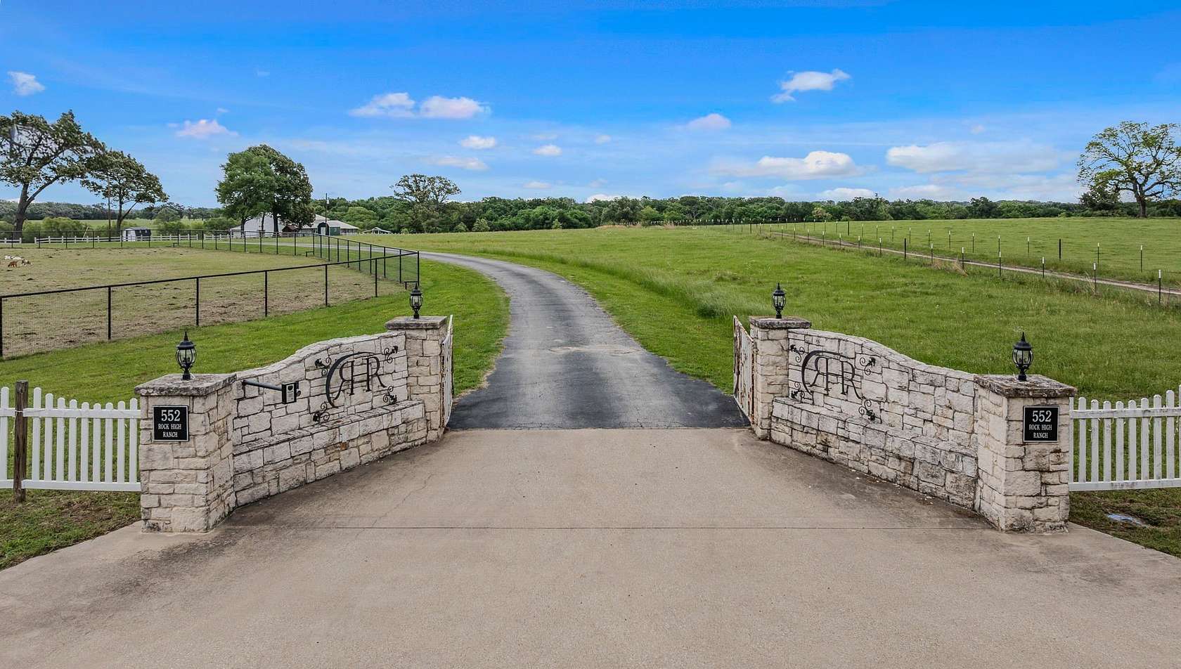 32 Acres of Land with Home for Sale in Wills Point, Texas