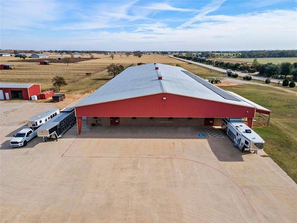 5.5 Acres of Land with Home for Sale in Oak Point, Texas