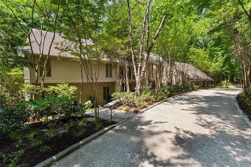 2.3 Acres of Land with Home for Sale in Atlanta, Georgia