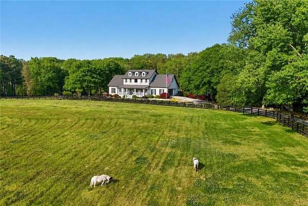8 Acres of Land with Home for Sale in Grayson, Georgia