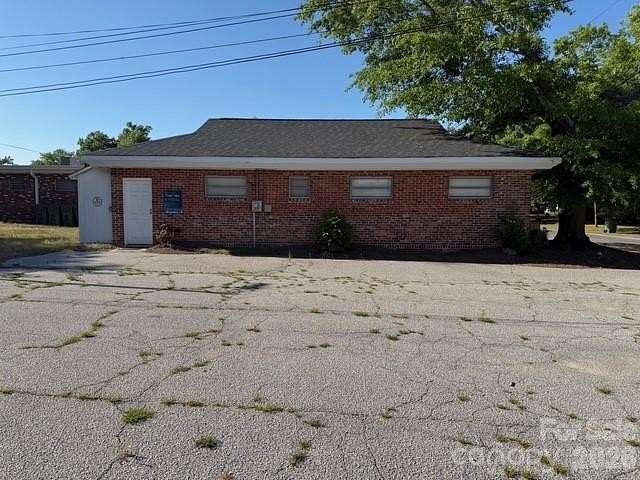 1.76 Acres of Mixed-Use Land for Sale in Kershaw, South Carolina
