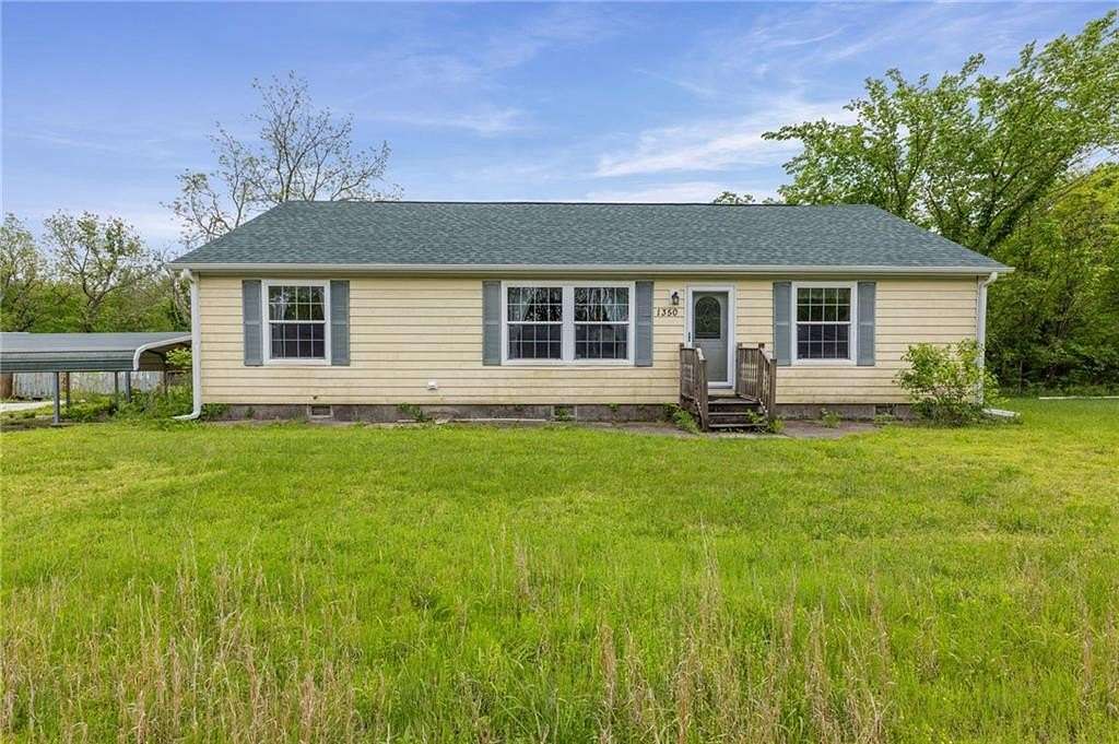 13.6 Acres of Land with Home for Sale in Pomona, Kansas