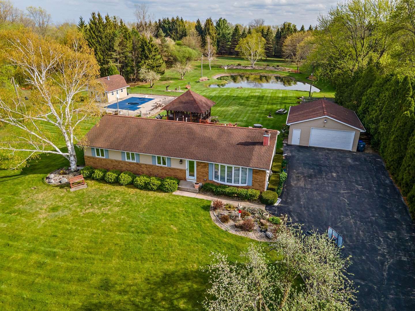 4.8 Acres of Land with Home for Sale in Beach Park, Illinois