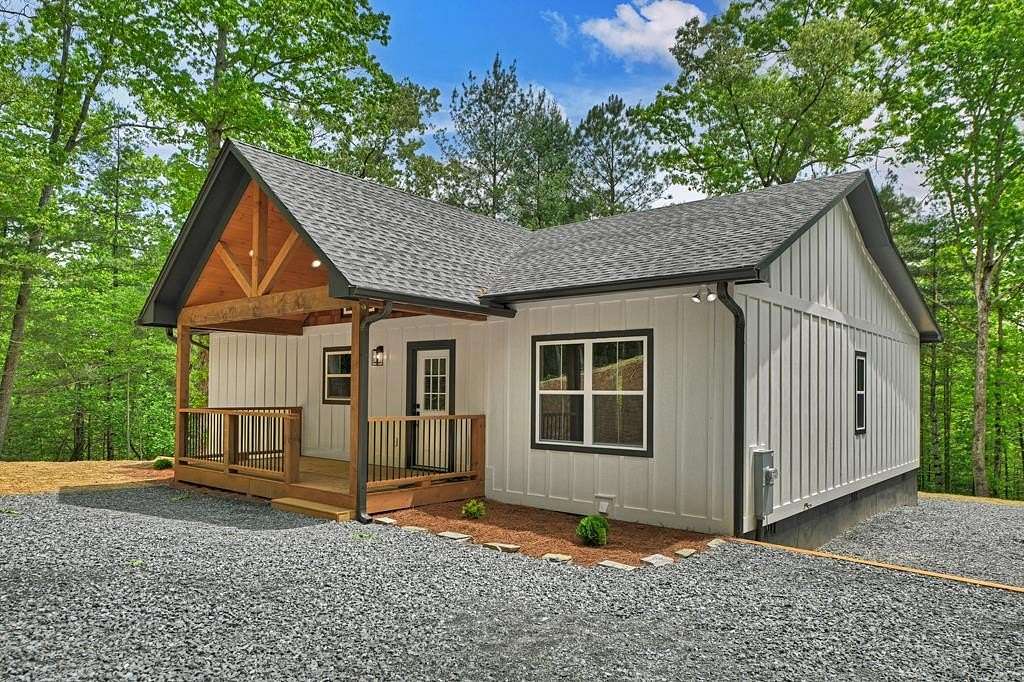 3.16 Acres of Land with Home for Sale in Ellijay, Georgia