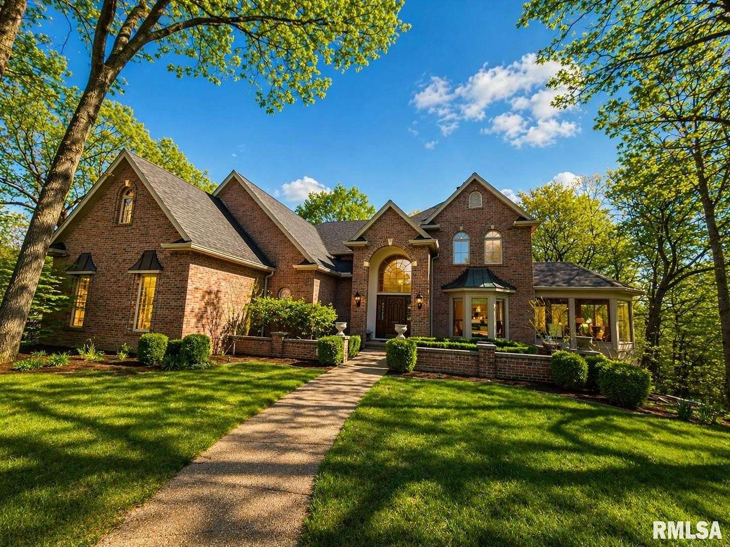 2.32 Acres of Land with Home for Sale in Peoria, Illinois