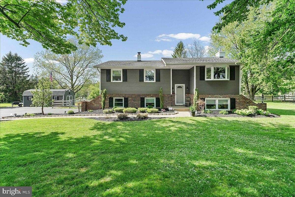 1.5 Acres of Land with Home for Sale in West Grove, Pennsylvania