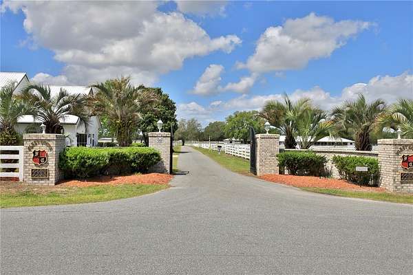 41 Acres of Agricultural Land with Home for Sale in Morriston, Florida