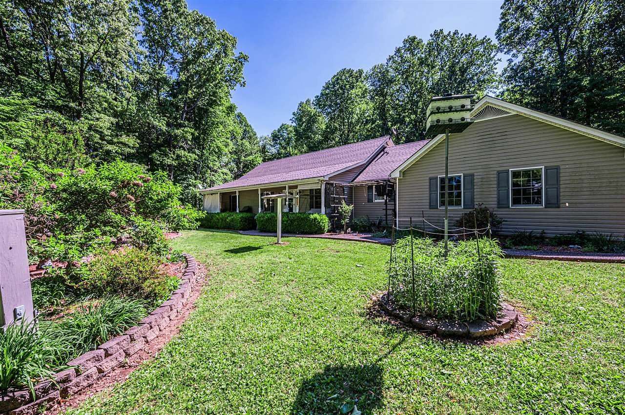 5 Acres of Land with Home for Sale in Bowling Green, Kentucky