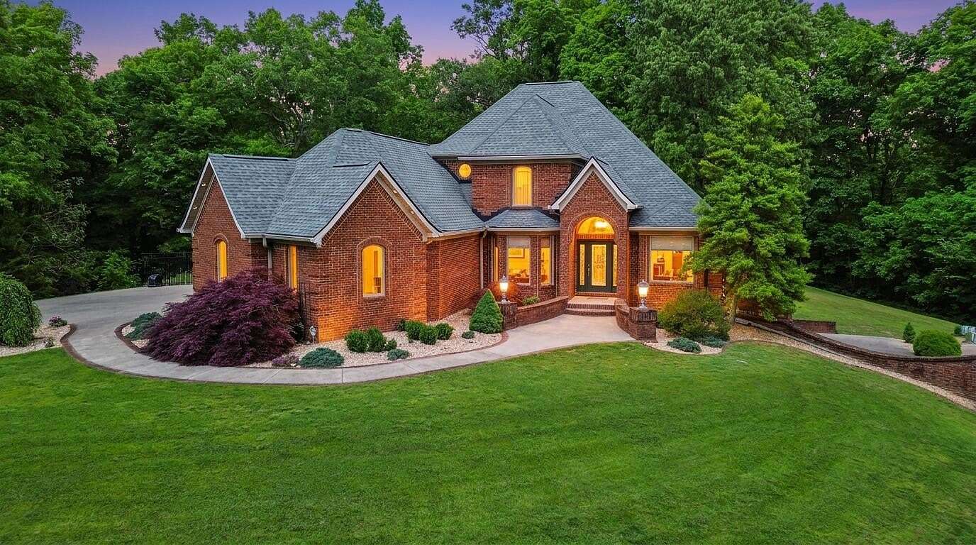 20.5 Acres of Recreational Land with Home for Sale in Somerset, Kentucky