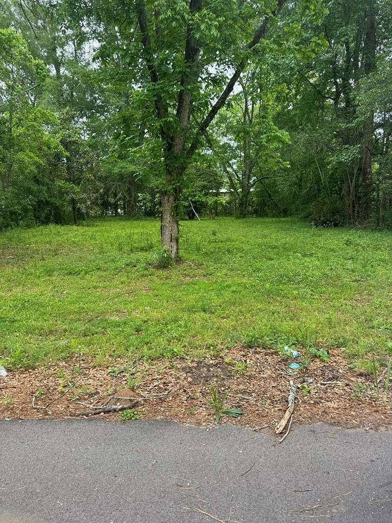 1 Acre of Land for Sale in Laurel, Mississippi