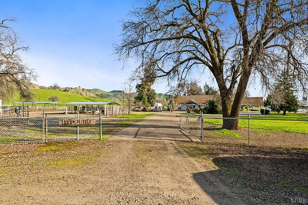 5 Acres of Land with Home for Sale in Woodlake, California