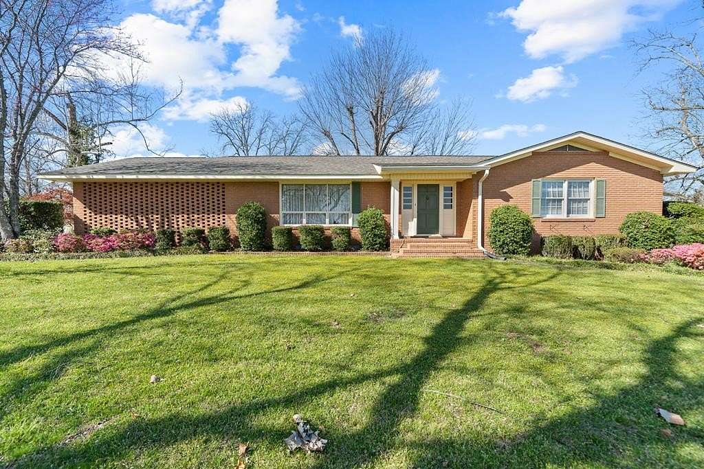 37 Acres of Agricultural Land with Home for Sale in McIntyre, Georgia