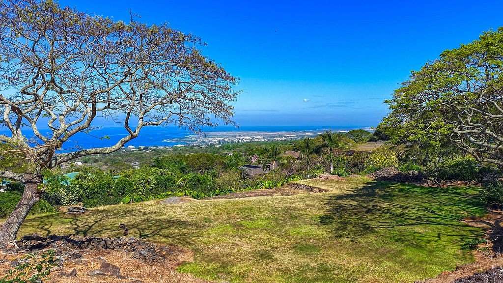 3.2 Acres of Residential Land for Sale in Kailua, Hawaii