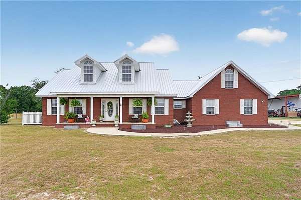 4.63 Acres of Land with Home for Sale in Jesup, Georgia