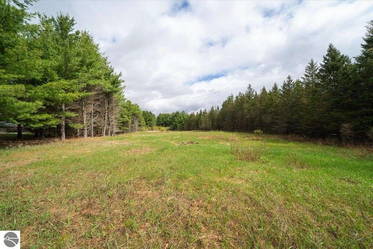5 Acres of Residential Land for Sale in Sterling, Michigan