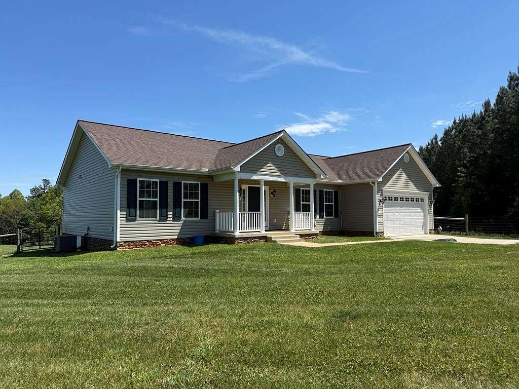 23.3 Acres of Land with Home for Sale in Appomattox, Virginia