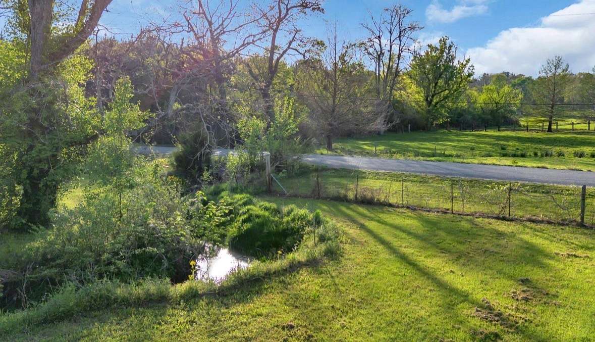 3.5 Acres of Mixed-Use Land for Sale in Tracy City, Tennessee