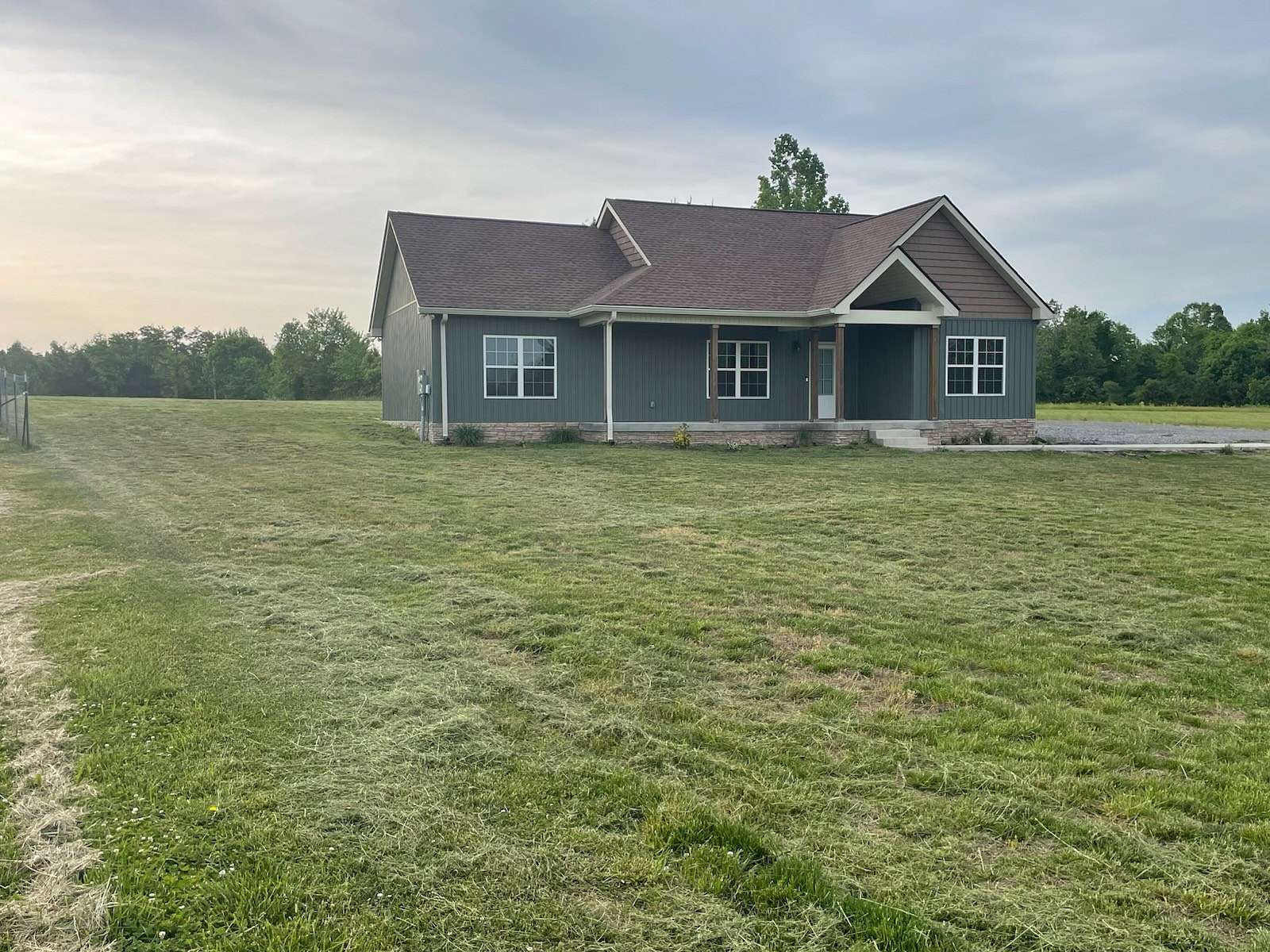 1.88 Acres of Land with Home for Sale in Westmoreland, Tennessee