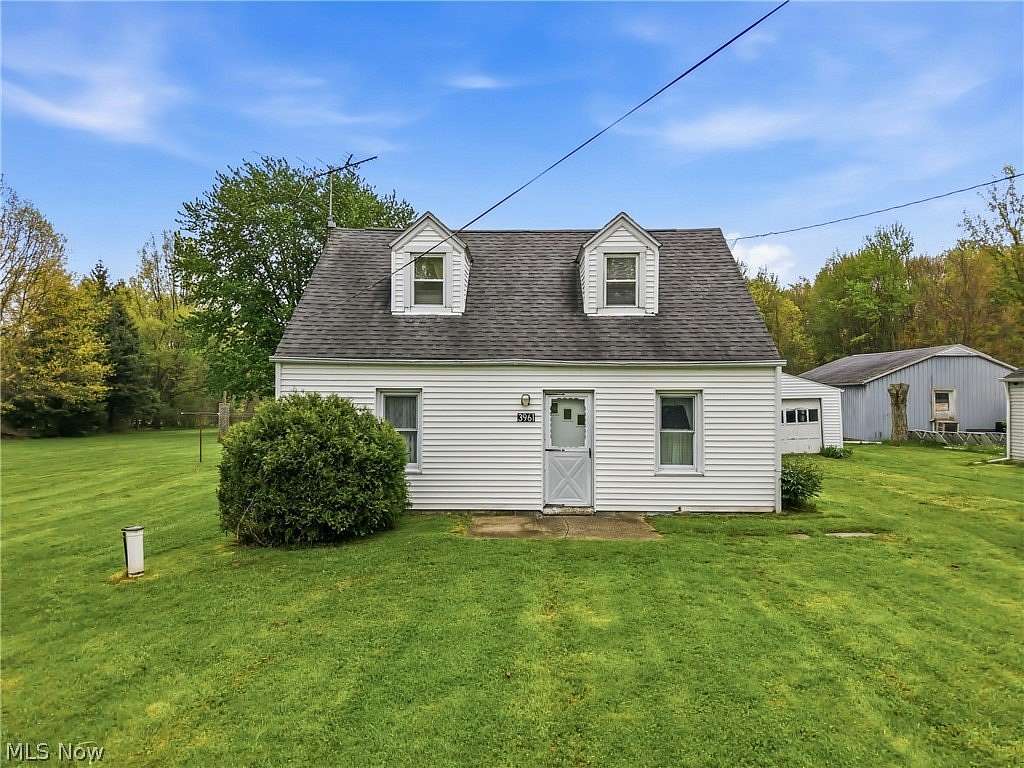 5 Acres of Land with Home for Sale in Hubbard, Ohio