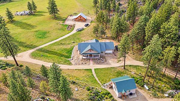 40 Acres of Improved Recreational Land for Sale in Tonasket, Washington