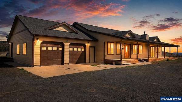 6,742 Acres of Land with Home for Sale in Prineville, Oregon
