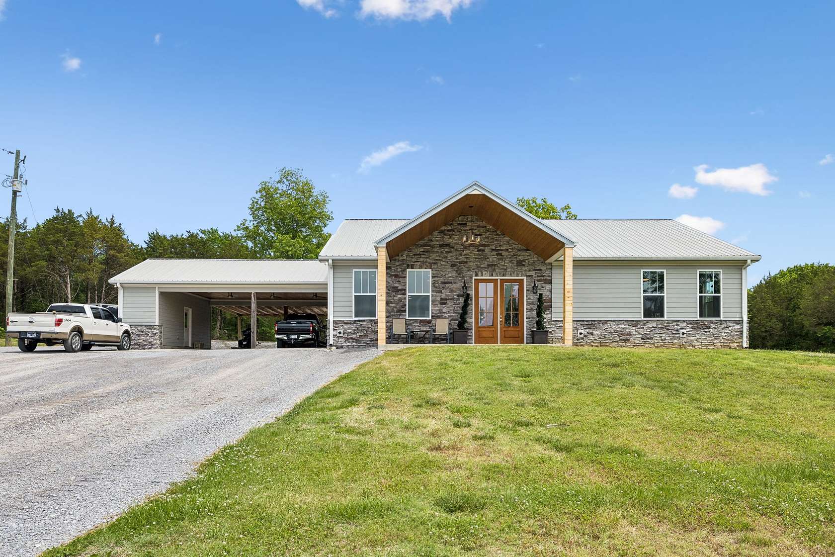 9 Acres of Land with Home for Sale in Watertown, Tennessee