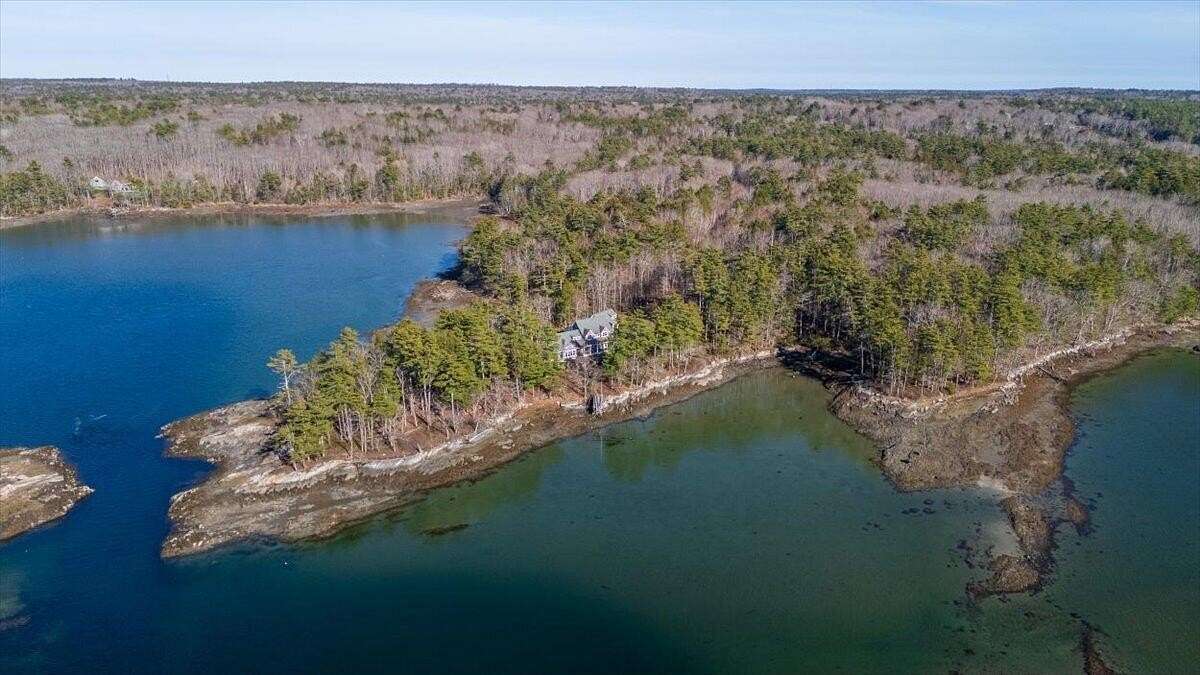 13.4 Acres of Land with Home for Sale in South Bristol, Maine