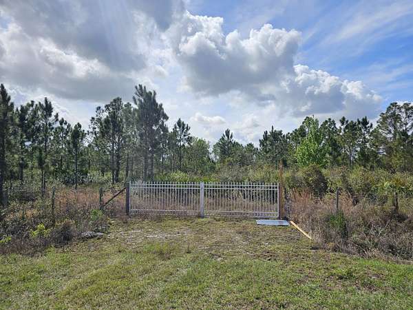 1.25 Acres of Mixed-Use Land for Sale in Okeechobee, Florida
