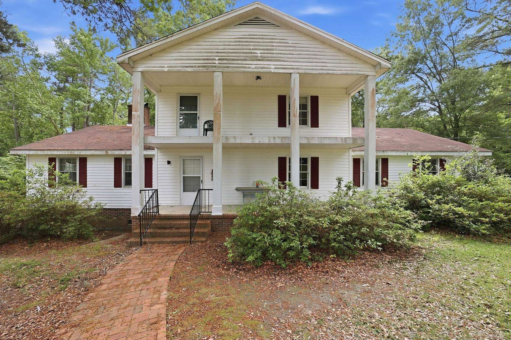 2.17 Acres of Land with Home for Sale in Mullins, South Carolina