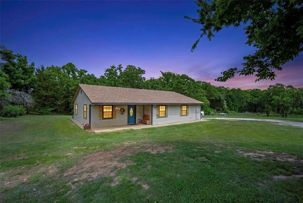 20 Acres of Land with Home for Sale in Lexington, Oklahoma
