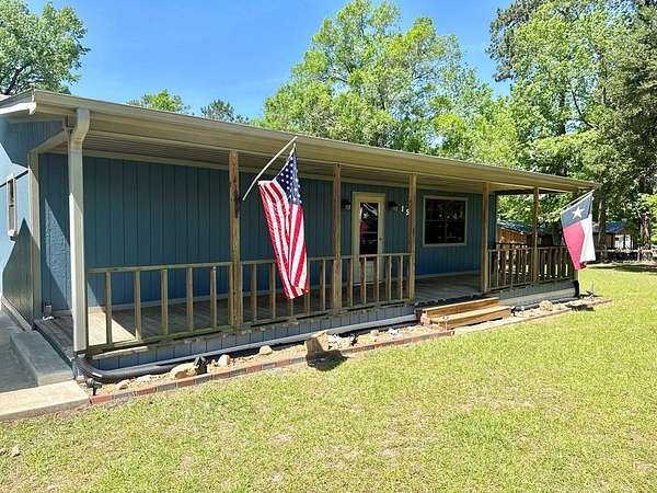 1.55 Acres of Land with Home for Sale in Brookeland, Texas