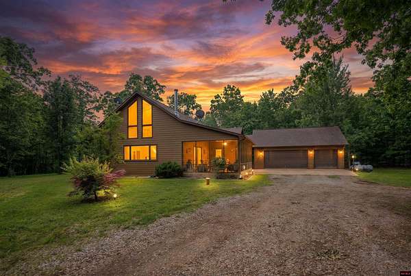20 Acres of Recreational Land with Home for Sale in Thayer, Missouri