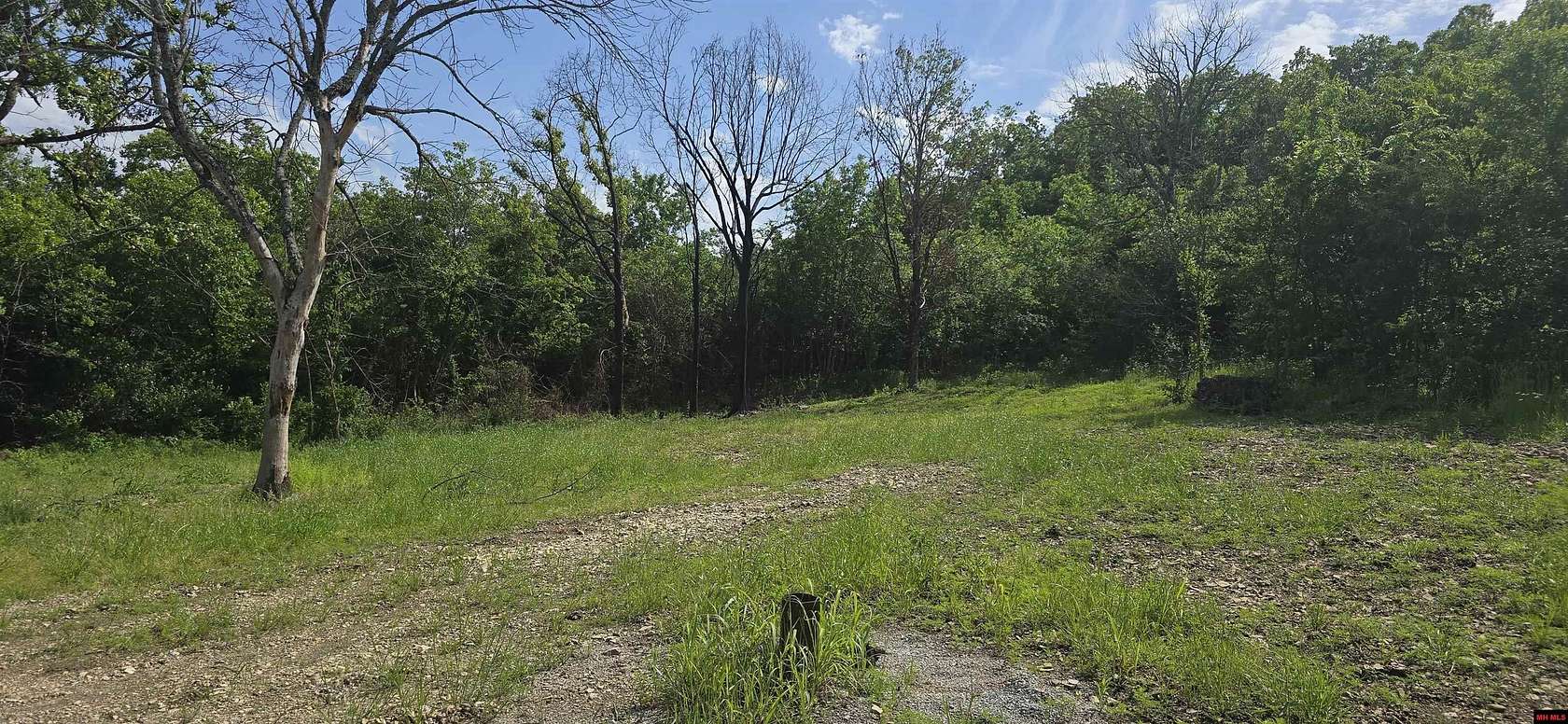 5 Acres of Land for Sale in Flippin, Arkansas
