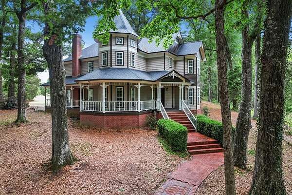 3.9 Acres of Land with Home for Sale in Headland, Alabama