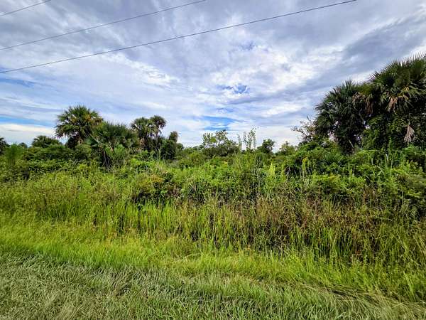 1.25 Acres of Residential Land for Sale in Okeechobee, Florida