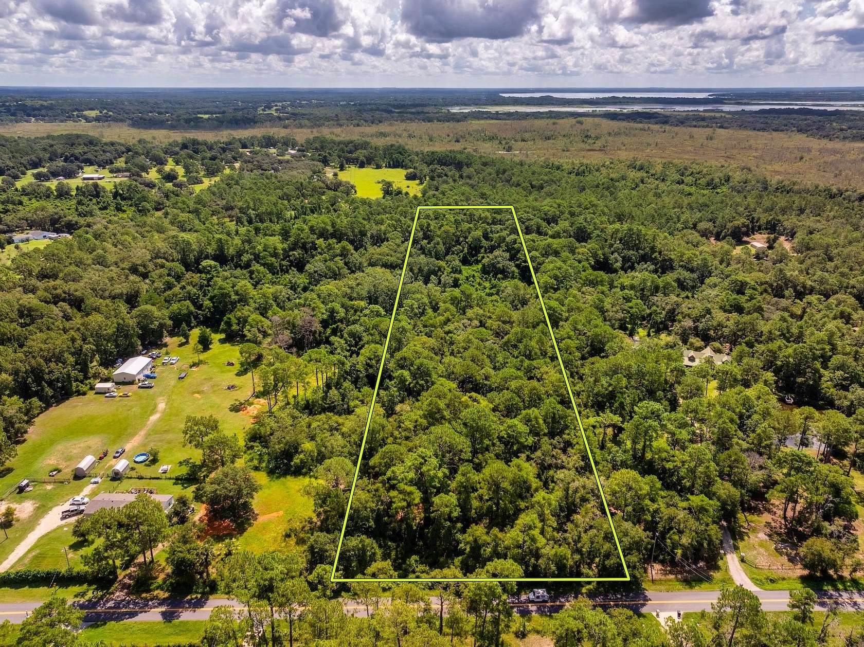 10 Acres of Agricultural Land for Sale in Leesburg, Florida