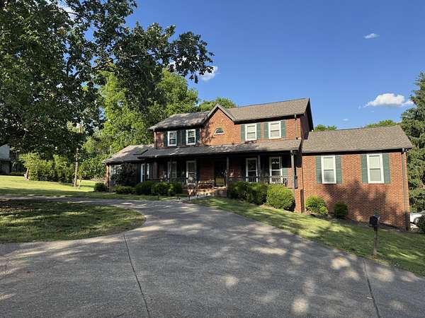 5 Acres of Land with Home for Sale in Hendersonville, Tennessee