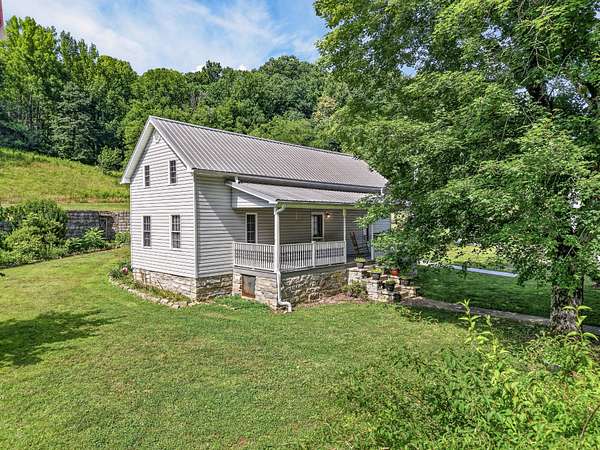244 Acres of Land for Sale in Dellrose, Tennessee