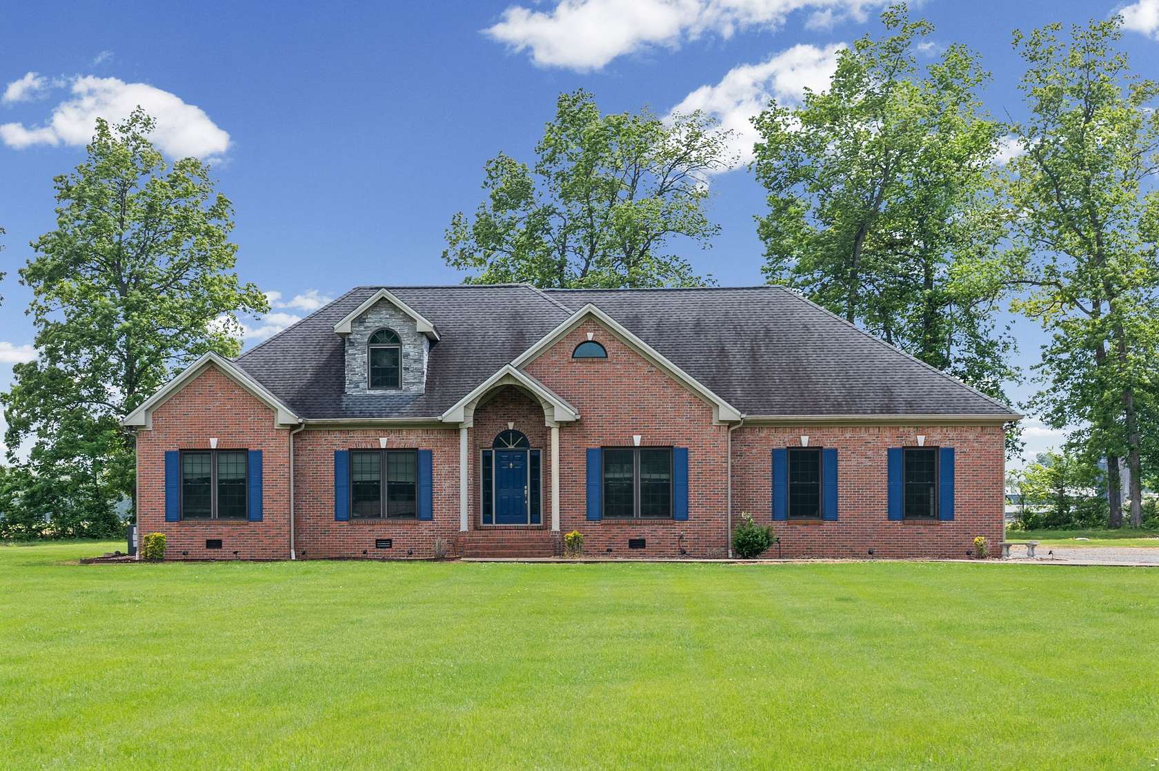 10 Acres of Land with Home for Sale in Herndon, Kentucky