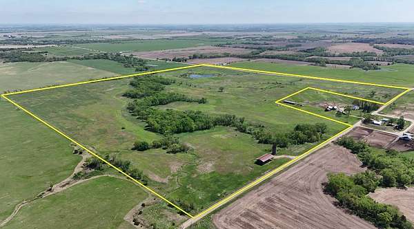 152 Acres of Land for Auction in Hartford, Kansas