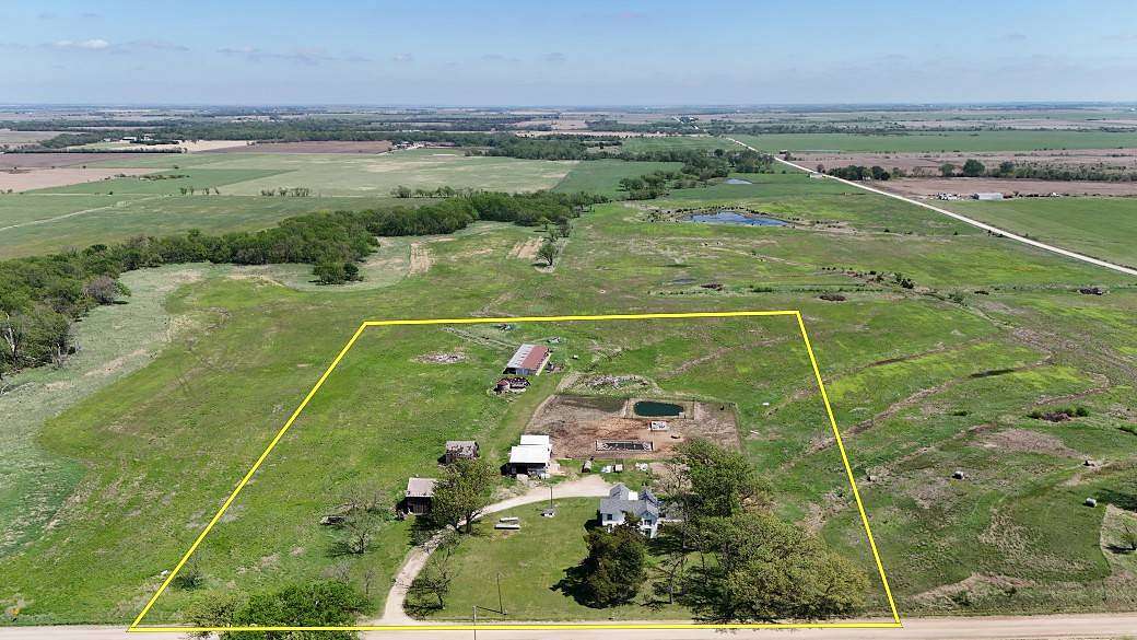 8 Acres of Residential Land for Auction in Hartford, Kansas
