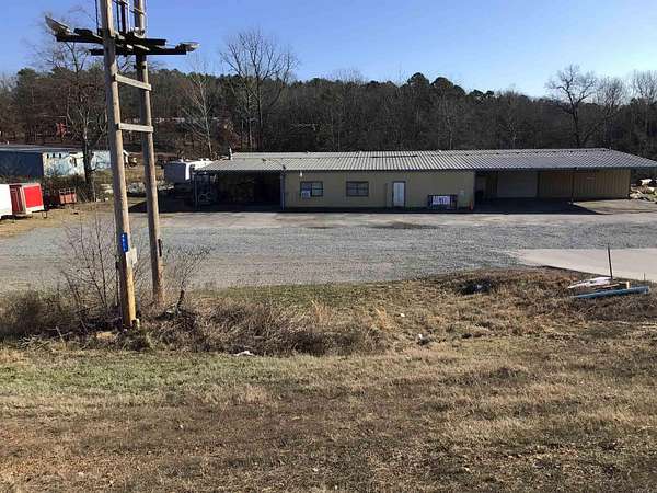8.56 Acres of Improved Mixed-Use Land for Sale in Clinton, Arkansas