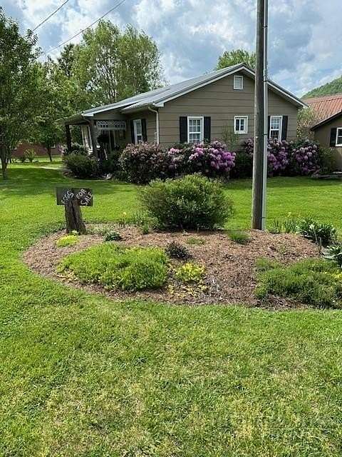 3.27 Acres of Land with Home for Sale in Banner Elk, North Carolina