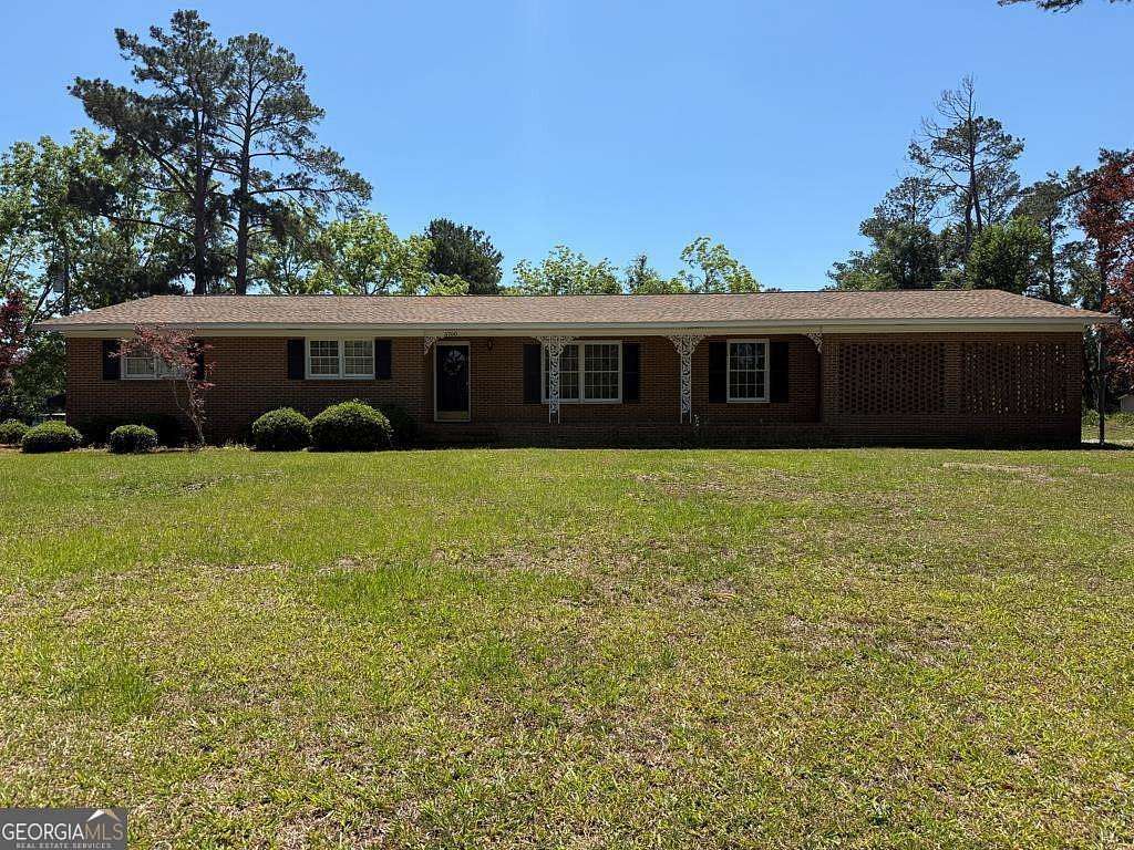 1.77 Acres of Land with Home for Sale in Valdosta, Georgia